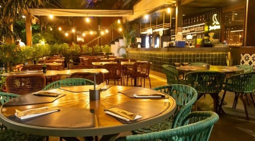 Balcone Fortaleza - Restaurante italiano moderno com terraço, jardim, pizzas, coquetéis e entradas sofisticadas.